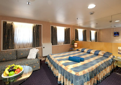 Orient Queen Deluxe Outside Cabin