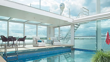 Emerald star ship pool