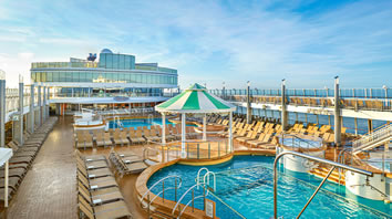 NNorwegian Jade pool deck