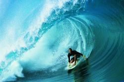 Tahiti surfing
