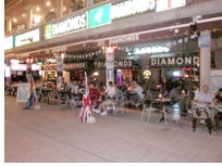 Bar Diamonds, Yumbo Centrum