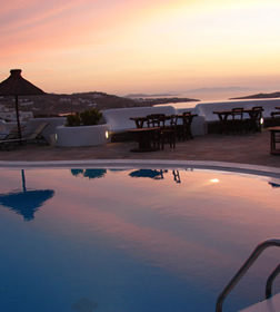 Mykonos exclusively gay hotel Carrop Tree