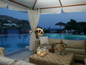 Mykonos gay friendly resort Kivotos Club