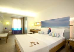 Mykonos gay friendly hotel Petasos Beach