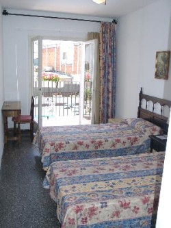Sitges gay accommodation Hotel El Cid