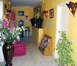 Sitges gay hotel Los Globos