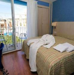 Sitges Exclusively Gay Hotel Parrots