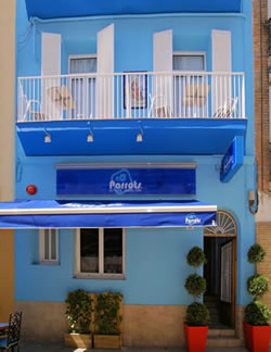 Sitges gay Hotel Parrots