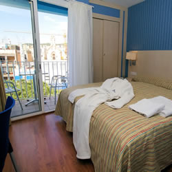 Sitges Exclusively Gay Hotel Parrots