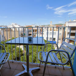 Parrots Hotel Sitges