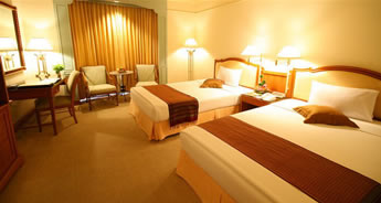 Exclusively gay holiday week in Bangkok 4 star Hotel Montien Riverside