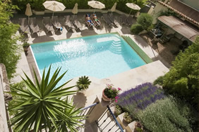 Cinq & Sept Gay Resort swimming pool