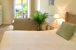 Cinq & Sept Gay Resort Lovely Room