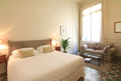 Cinq & Sept Gay Resort Plentiful Room