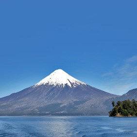 Argentina Chile lake crossing