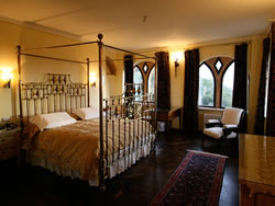 Deluxe 3 Siory Suite