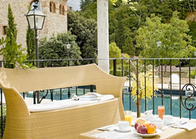 Tuscany castle gay trip