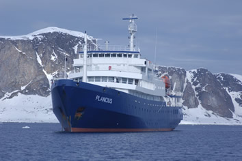 Antarctica gay cruise on mv Plancius