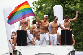 Hermes Tours Berlin gay Pride Tour