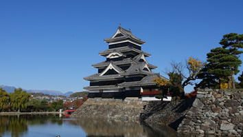 Japan gay tour - Matsumoto Castle