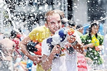 Songkran Thailand Water Festival gay trip