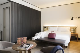 ICON Embassy Hotel by Petit Palace room