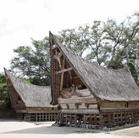 Sumatra gay tour - Simanindo Folk Village