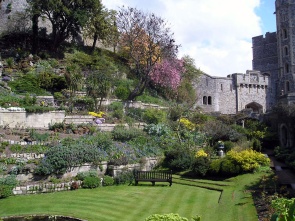 Stately homes and gardens England gay tour